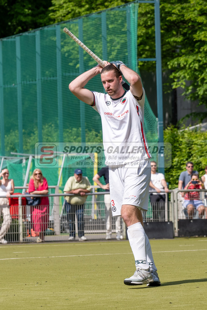 SFE_20240511_0199 | Krefeld, Deutschland, 11.05.2024: Timo Kossel (Crefelder HTC) in Aktion waehrend des Spiels der Feldhockey 1. Bundesliga Herren zwischen Crefelder HTC - Rot Weiss Köln im Gerd-Wellen-Hockeyanlage am 11.05.2024 in Krefeld, Deutschland. (Foto von Stephan Fehrmann)

Krefeld, Germany, 11.05.2024: Timo Kossel (Crefelder HTC) in action during the game of Feldhockey 1. Bundesliga Herren between Crefelder HTC - Rot Weiss Köln in Gerd-Wellen-Hockeyanlage at 11.05.2024 in Krefeld, Deutschland. (Foto from Stephan Fehrmann)