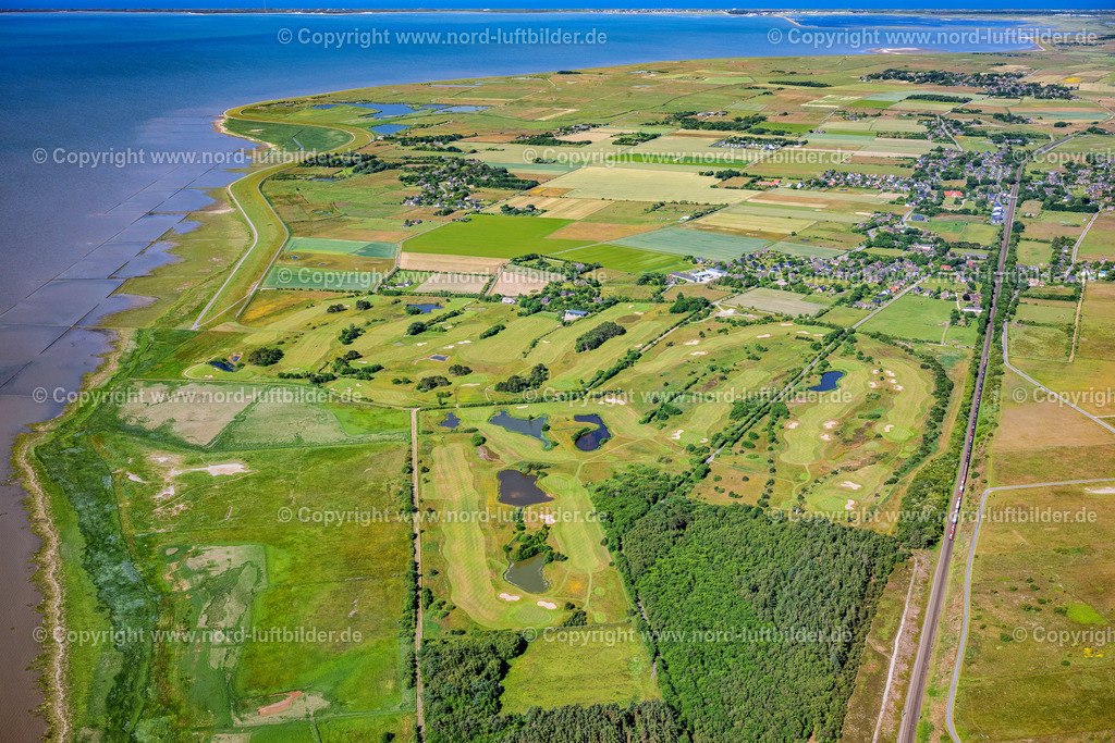 Sylt_Morsum_Golfclub_Morsum_auf_Sylt_ELS_3616210625 | MORSUM 21.06.2025 Gelände des Golfplatz " Golfclub Morsum " in Morsum auf der Insel Sylt im Bundesland Schleswig-Holstein, Deutschland. // Grounds of the Golf course at " Golfclub Morsum " in Morsum at the island Sylt in the state Schleswig-Holstein, Germany. Foto: Martin Elsen