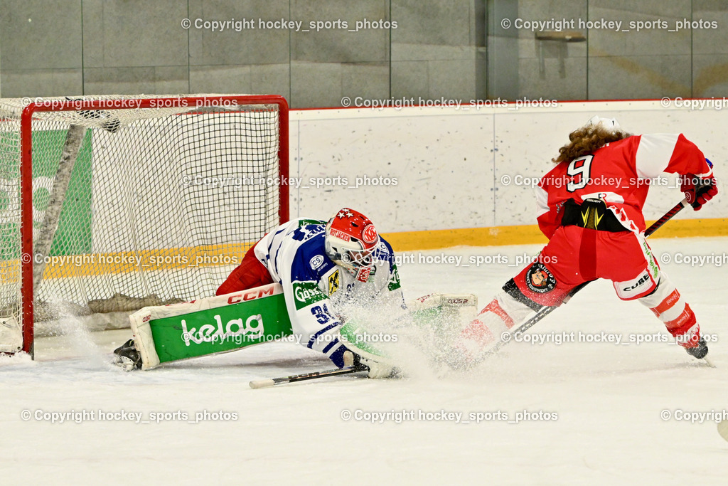 ESV Ferlach vs. UECR Eisbären Huben | #31 Sicher Michael UECR EISBÄREN HUBEN, #9 Steiner Markus ESV Ferlach, ESV Ferlach vs. UECR Eisbären Huben, ESV Ferlach vs. UECR Eisbären Huben am 31.10.2025 in Ferlach (HTC Eishalle Ferlach), Austria, (Photo by Bernd Stefan)