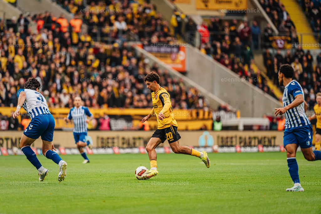 Dresdner SC - Allianz MTV Stuttgart, DEKRA 1. Bundesliga Frauen, Volleyball | Im Bild: Am Ball Ben Bobzien (20, SG Dynamo Dresden)18.10.2026, SG Dynamo Dresden - 1. FC Magdeburg, 2. BUNDESLIGA - 8. SPIELTAG, Fußball, Deutschland, Dresden, Rudolf-Harbig-Stadion