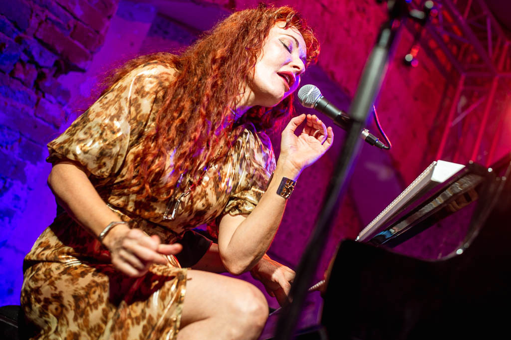 Maria Markesini Konzert | Maria Markesini meets Klazz Brothers im Forte Belvedere Leisnig zum Festival Hallo Leisnig 2022. - Realisiert mit Pictrs.com