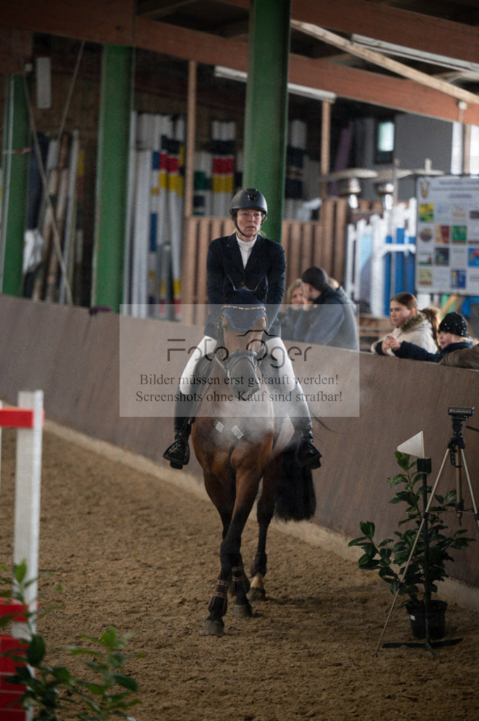Hallenreittunier Voxtrup 2023 | Entdecke hochwertige Reitturnierfotos von Foto Oger. Professionell, emotional und authentisch – jetzt Lieblingsmomente im Shop bestellen.Deutschlandweite Turnierfotografie. - Realisiert mit Pictrs.com
