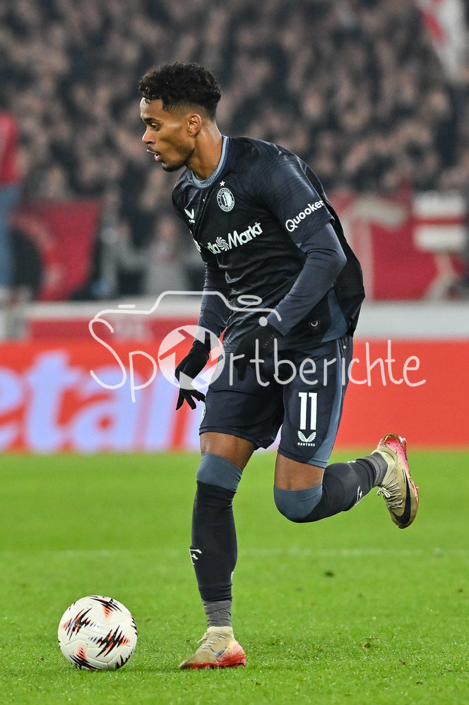 VfB Stuttgart - Feyenoord Rotterdam | STUTTGART, DEUTSCHLAND - 6. NOVEMBER: am Ball Goncalo BORGES (Feyenoord Rotterdam 11) / Einzelfoto / Freisteller beim Ligaspiel zwischen dem VfB Stuttgart und Feyenoord Rotterdam am 4. Spieltag der Europa League in der MHP-Arena am 06.11.2025