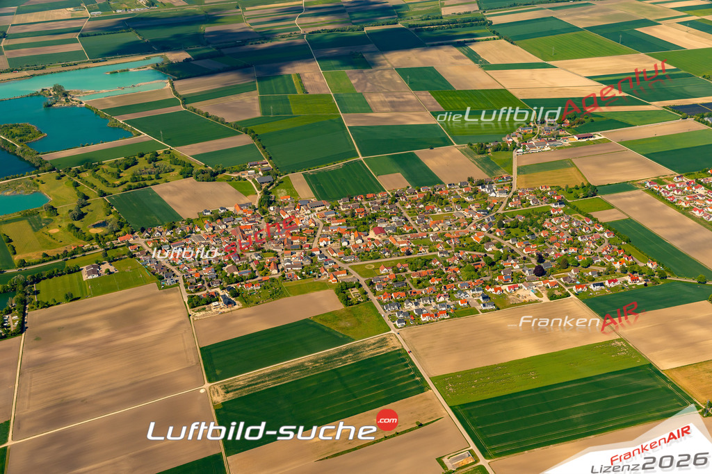 Das Luftbild zeigt : Eggelstetten Oberndorf am Lech - Die Luftaufnahme wurde 2024 vom UL-Flugzeug aus erstellt ( keine Drohne ) - Hochauflösende Luftaufnahme - Für grossformatige Ausdrucke geeignet. Die Geschenkidee !Mit Lizenz und Bildrechte bestellbar
