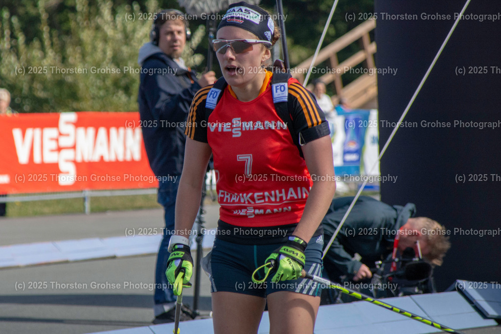 Deutsche Meisterschaften Biathlon 2018 | Deutsche Meisterschaften Biathlon 2018, Massenstart Frauen am 15.09.2018 in der DKB SKI ARENA in Oberhof, (Deutschland)

Bild: Janina Hettich vom SC Schönwald / BwT (7) - Realisiert mit Pictrs.com