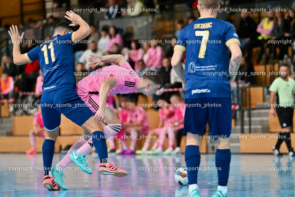 Carinthia Flamengo Futsal Club vs. Futsal Klagenfurt | #11 Saso Kovacevic Futsal Klagenfurt, #2 Faris Buljubasic Carinthia Flamengo, #7 Irnes Skoric Futsal Klagenfurt, Carinthia Flamengo Futsal Club vs. Futsal Klagenfurt, Carinthia Flamengo Futsal Club vs. Futsal Klagenfurt am 01.12.2024 in Klagenfurt (Ballspielhalle Viktring), Austria, (Photo by Bernd Stefan)