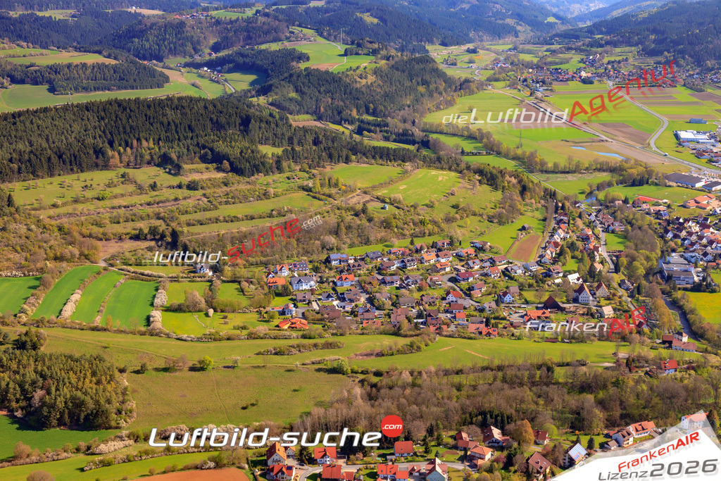 Die Luftaufnahme der Stadt Marktrodach wurde 2017 vom Flugzeug heraus erstellt ( keine Drohne )- hohe Auflösung für beste Qualität