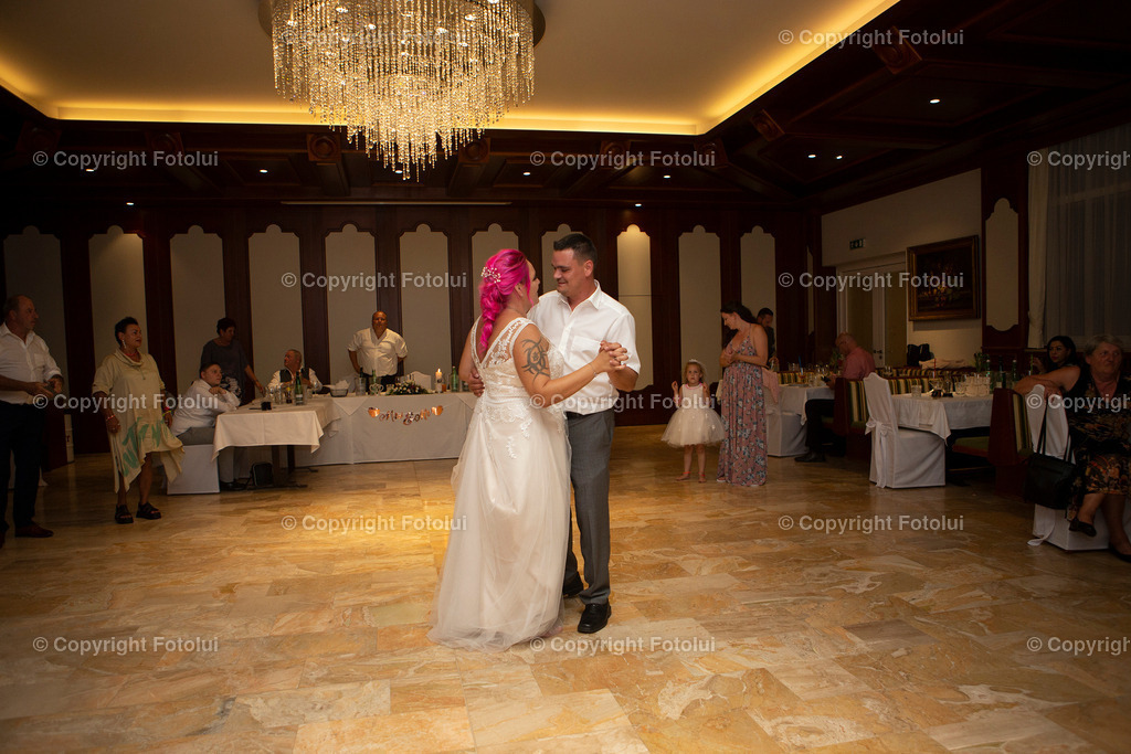 KERSTINFREDYHOCHZEIT_260822_215 | bilder, linz, photo, foto, fussball, sport, fotolui, bundesliga