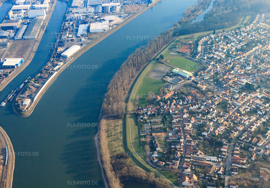Luftbild: Ortschaft am Rhein in Altrip im Bundesland Rheinland-Pfalz in Deutschland. Foto: IMG_25261.jpg vom 23.03.2010 durch Werner Riehm/FLY-FOTO.de