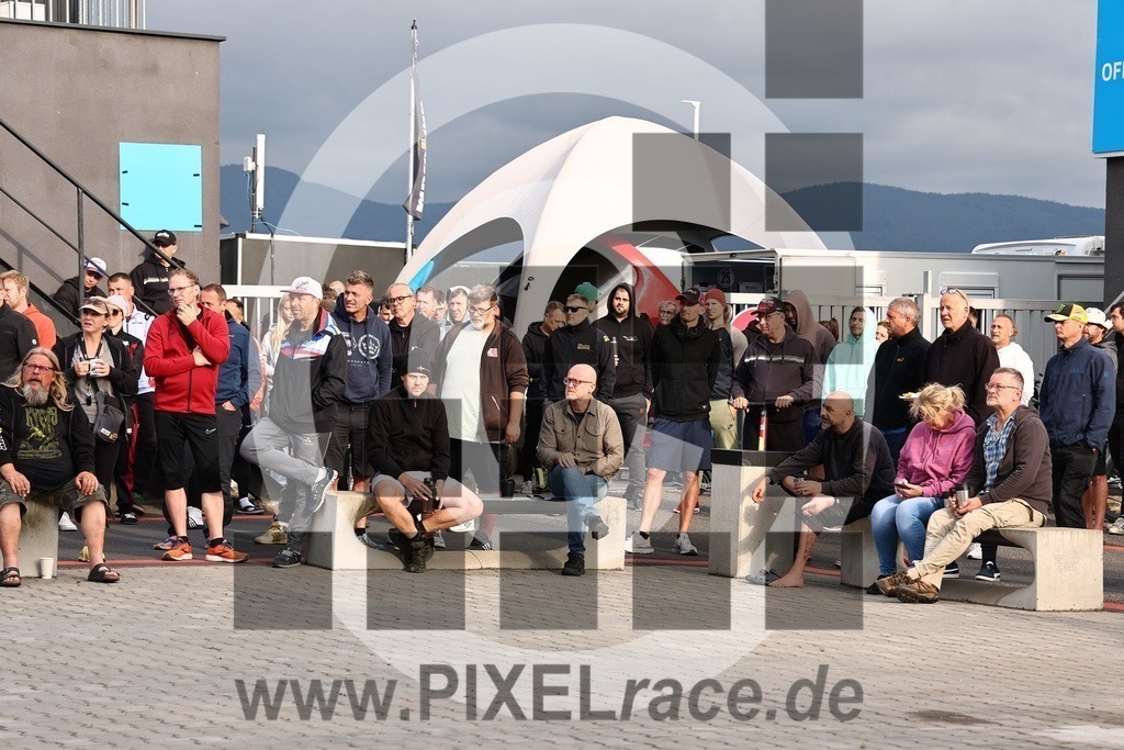 social-20250822_00061 | Schöne Erinnerungen an spannende Momente - das festzuhalten ist unser Job. PIXELrace.de ist seit 2003 auf den Rennstrecken Europas unterwegs um die Action draußen beim Fahren und die wunderbare Stimmung imm Fahrerlager für euch einzufangen.