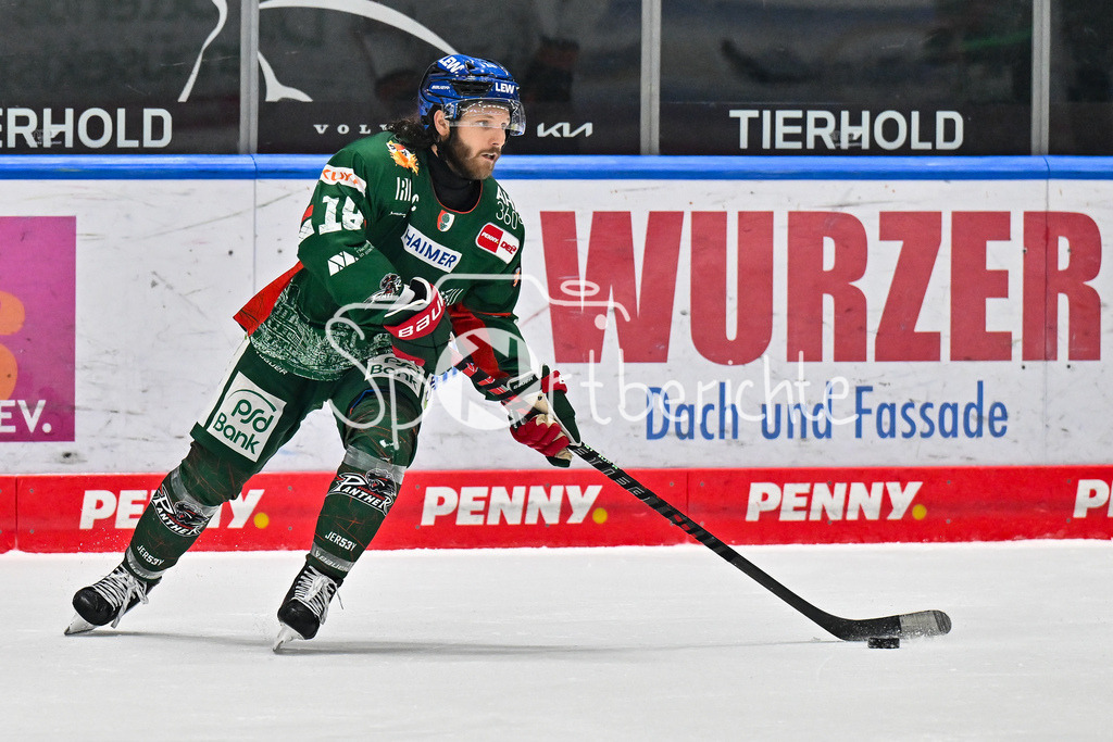 Augsburger Panther - Löwen Frankfurt | am Puck Anthony LOUIS (Augsburger Panther 18) / Einzelfoto / Freisteller / beim match zwischen den Augsburger Panthern und den Löwen Frankfurt am 8. Spieltag der Penny DEL im Curt Frenzel Stadion am 19.10.2025