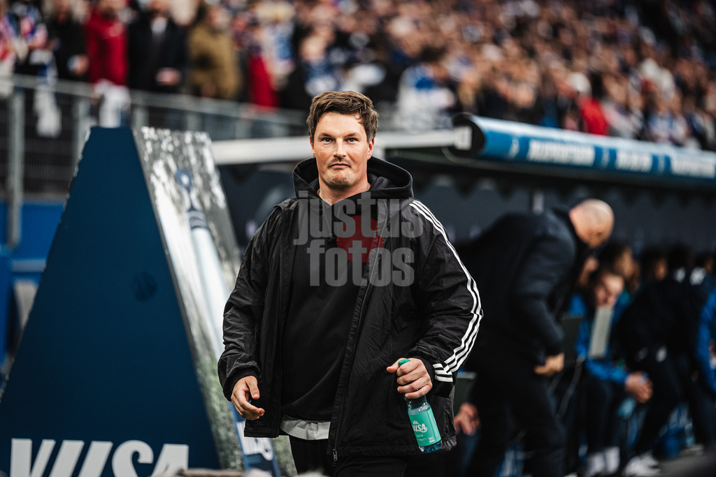 Fußball | Männer | Saison 2025/2026 | 1. Fußball-Bundesliga | 31. Spieltag | Hamburger SV vs. TSG Hoffenheim | 25.04.2026 | Trainer Merlin Polzin (HSV) fröhlich