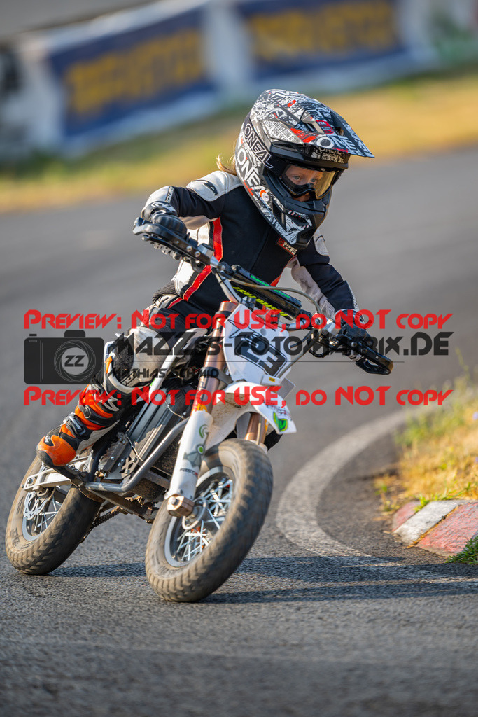 MaZZes-Fotomatrix-20260816-609938 | ROOKIES