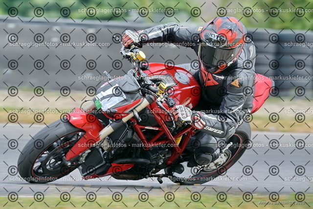 25bt05-1593 | markuskiefer.com - Realisiert mit Pictrs.com