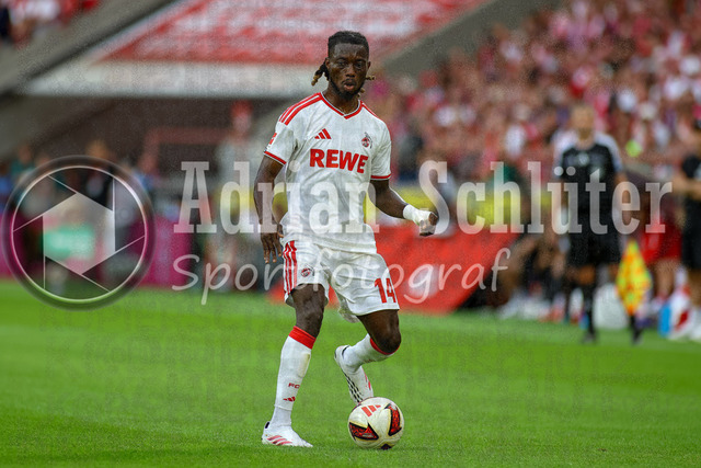 29.08.2026, GER, Fussball, Herren, Bundesliga , 1. Bundesliga, Saison 2026/2027, 1. FC Köln - TSG 1899 Hoffenheim | Gideon Mensah (KOE) in Aktion am Ball, Einzelaktion