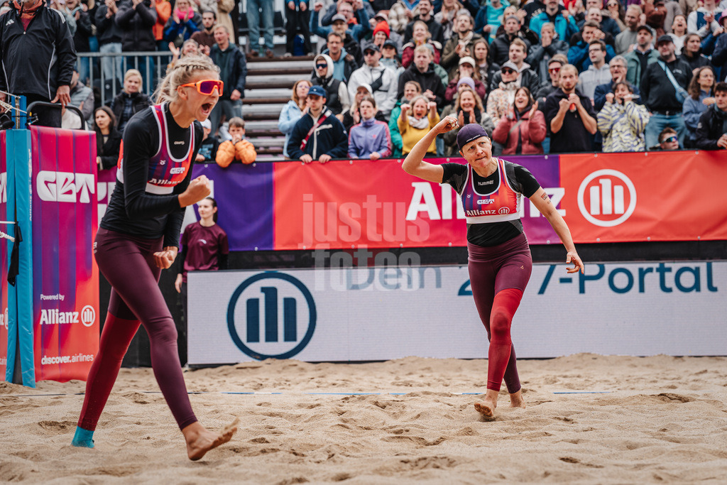 Beachvolleyball | Frauen | Allianz German Beach Tour 2026 | Tourstop Düsseldorf | 17.05.2026 | v.l. Nele Barber und Melanie Gernert jubeln