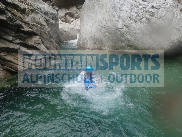 P1030193 | Bestelle die Bilder deines Berg- oder Wasser-Abenteuers mit Mountain Sports bequem von zu Hause aus direkt über unseren Online Fotoshop von pictrs.com. - Realisiert mit Pictrs.com