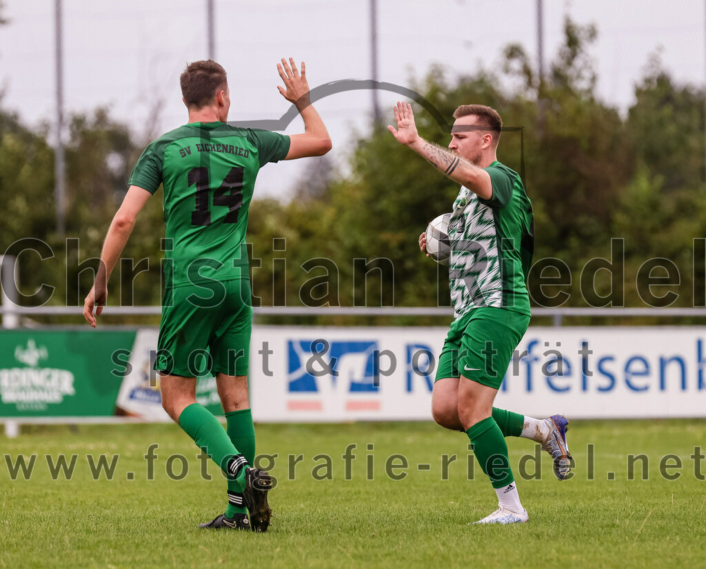 2023-08-06_106_SC_Kirchasch_gegen_SV_Eichenried | Bockhorn, Deutschland, 06.08.2023:
Fußball, Kreisliga 2023 / 2024, 2. Spieltag, SC Kirchasch gegen SV Eichenried, Endergebnis: 3:1

Albert Hofberger (SV Eichenried, #14), Maximilian Finke (SV Eichenried, #11)

Foto: Christian Riedel / fotografie-riedel.net