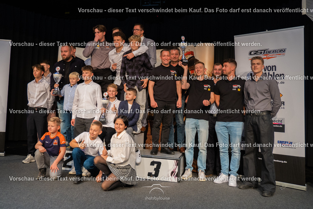 11_15_MeistereherungMXBB-8493 | Sportfotografin aus Berlin-Brandenburg mit Fokus auf Motocross. Ich halte deine sportliche Leistung und echte Emotionen auf und neben der Strecke professionell fest. Entdecke die Fotos von deinem Rennen und bestelle sie direkt hier im Shop.