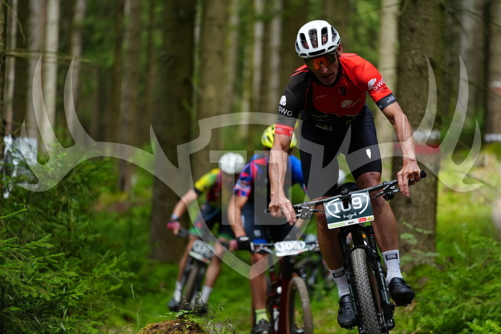 FC100146 | Fotogalerie der Treibjagd im Dunkelwald - Dein MTB Etappenrennen im Erzgebirge - Realisiert mit Pictrs.com