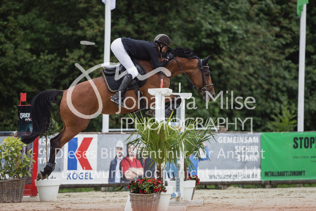 230730_BHO_M2-Spr_1-420 | Deine schönsten Turniermomente als professionelle Fotos! Entdecke hochwertige Pferdesport-Fotografie im Online-Shop. Jetzt Fotos finden & bestellen!