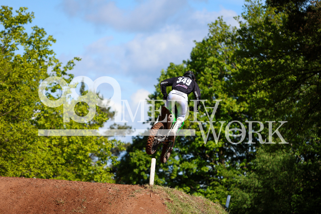 5E6A1583 | 989 MEDIAWORK