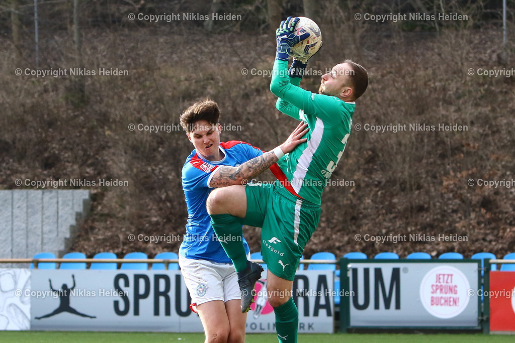 NH_HolsteinKielU23_SVDrochtersenAssel_RegionalligaNord_02032024 | #20 Noah Joshua Gumpert (Holstein Kiel U23), #30 Patrick Siefkes (SV Drochtersen/Assel)

Regionalliga Nord I 24. Spieltag I 02.03.2024