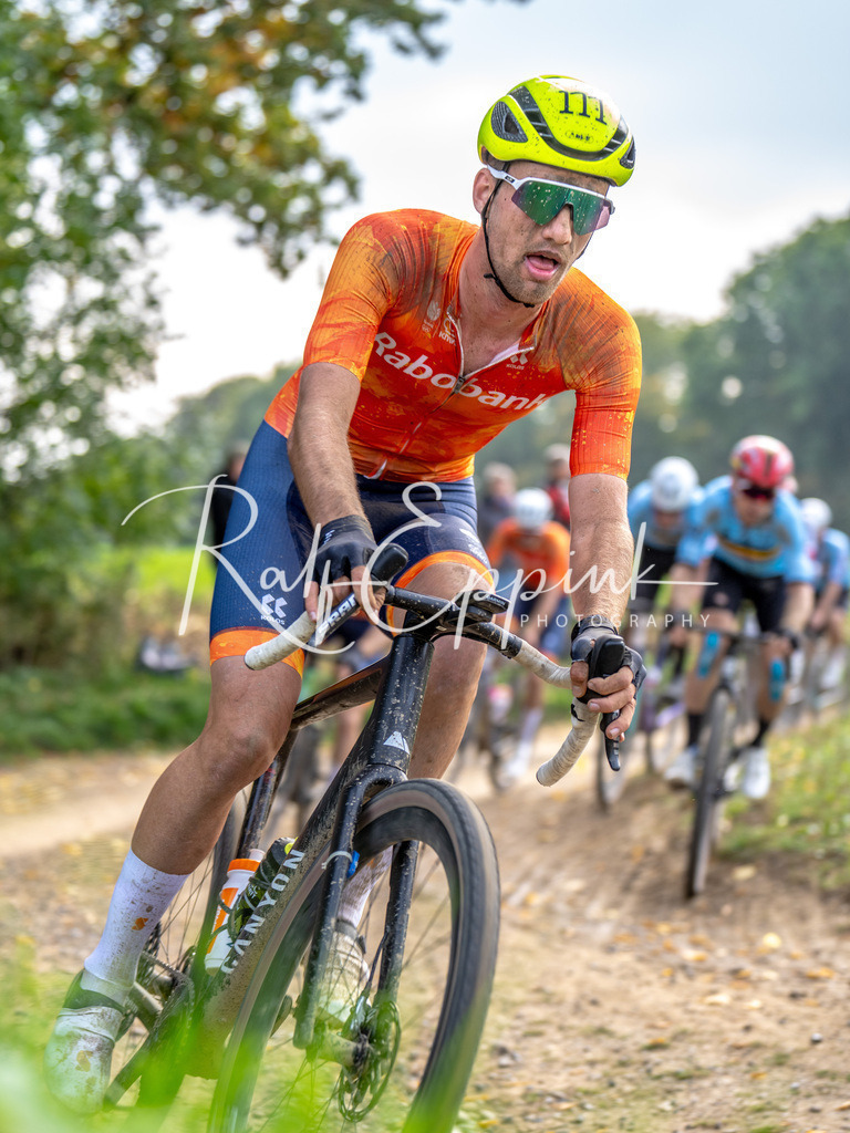 20251012_DSC03874 | Sportfotografie, Eventfotografie, Porträtfotografie, Radsport Fotograf, Triathlon Fotograf, Düsseldorf Fotograf, Köln Fotograf, Actionfotografie, Teamfotografie, Peoplefotografie, Business Portraits, Veranstaltungsfotografie, Reportagefotografie - Realisiert mit Pictrs.com