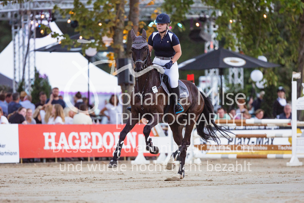 220825_Delbrueck_A1-Mannschaft-343 | Deine schönsten Turniermomente als professionelle Fotos! Entdecke hochwertige Pferdesport-Fotografie im Online-Shop. Jetzt Fotos finden & bestellen!