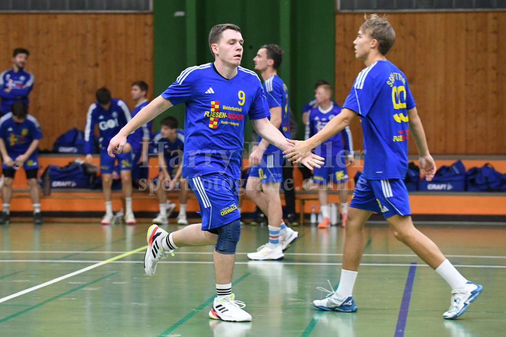 SSG Metten :  TSV 1861 Mainburg  | die jungen Wilden lieferten: Simon Kraus (SSG Metten #9) und Leonard Reiszky (SSG Metten #99)  - Realisiert mit Pictrs.com