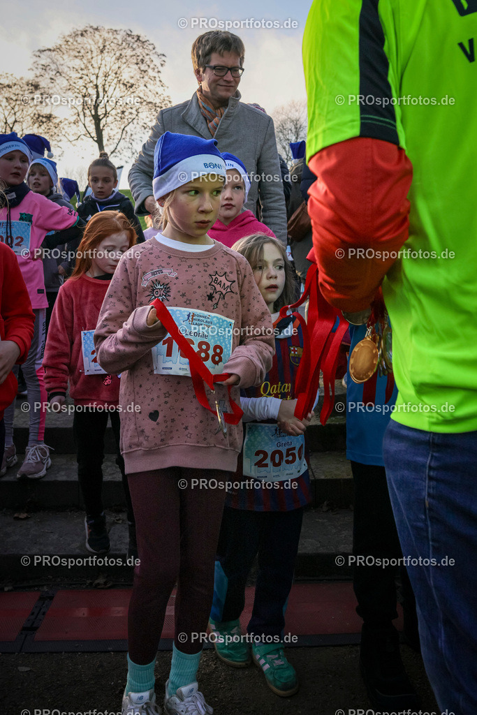 6. Bonner Nikolauslauf; Bonn, 14.12.2025 | Impressionen vom 6. Bonner Nikolauslauf am 14.12.2025 in Bonn (Nordrhein-Westfalen). 