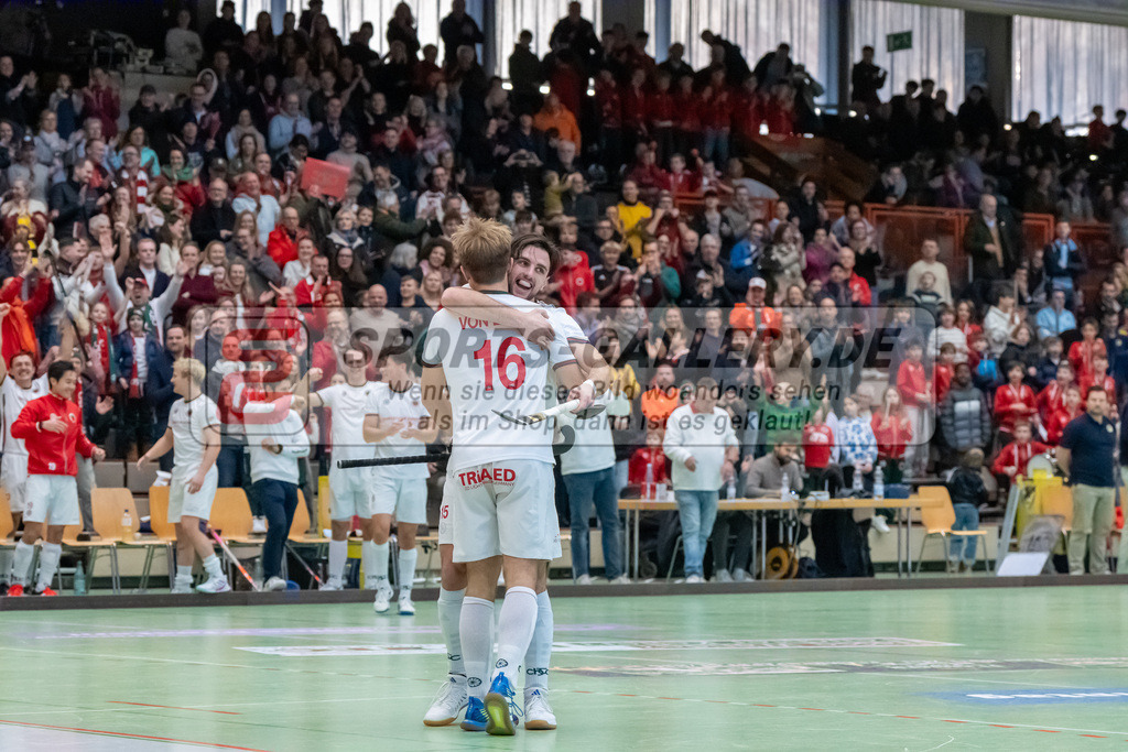 HK_20250118_101855 | 1/4 Finale 1. Bundesliga Halle Herren Crefelder HTC - Zehlendorfer Wespen am 18.1.2025 Halle Glockenspitz, Krefeld , van Ehren Christian ( Crefelder HTC #16 ) , Bachmann Lucas Maximilian ( Crefelder HTC #15 )