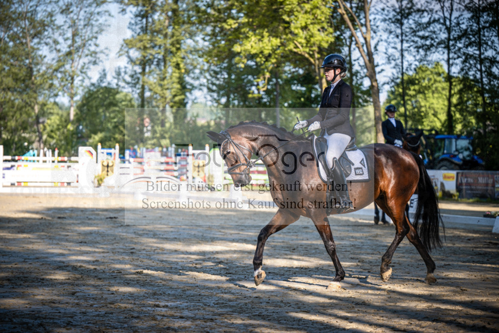 DOS_2266 | Reitturnier Venne - Realisiert mit Pictrs.com