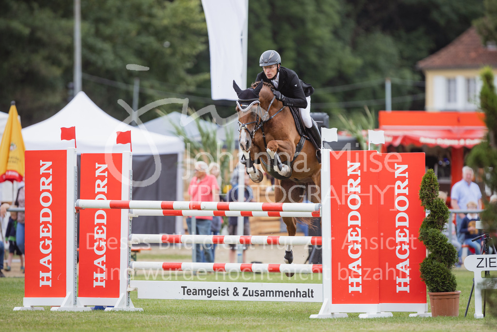 220715_LC_Youngster-M-522 | Deine schönsten Turniermomente als professionelle Fotos! Entdecke hochwertige Pferdesport-Fotografie im Online-Shop. Jetzt Fotos finden & bestellen!