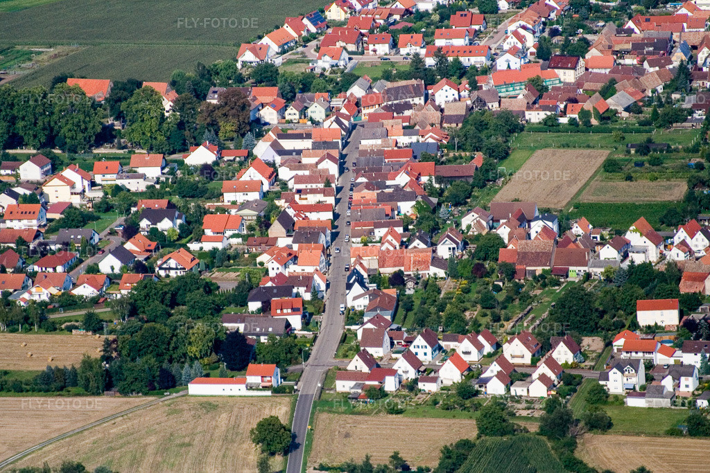 Luftbild: Duttweiler-Straße im Ortsteil Geinsheim in Neustadt im Bundesland Rheinland-Pfalz in Deutschland. Foto: IMG_12624.jpg vom 17.08.2008 durch Werner Riehm/FLY-FOTO.de