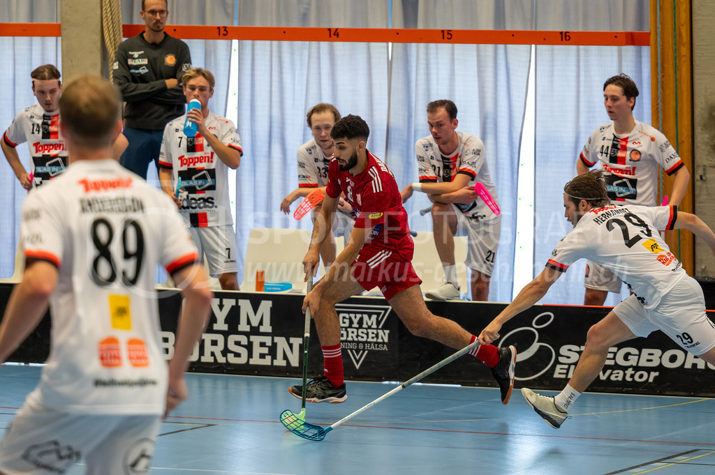 Strängnäs IBK vs Höllvikens IBF - 30. September 2023 | Strängnäs IBK vs Höllvikens IBF
Thomas Arena, Strängnäs
Ahmad Dakhallah (#8 Strängnäs IBK).
Bild: Sportfotografie Markus Aeschimann | www.markus-aeschimann.ch - Realisiert mit Pictrs.com