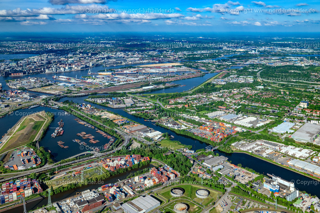 Hamburg_Wilhelmsburg_Reiherstieg_ELS_9811070524 | HAMBURG 07.05.2024 Wilhelmsburg Industrie und Wohngebiet Reiherstieg in Hamburg, Deutschland. // Wilhelmsburg industry and residential area Reiherstieg in Hamburg, Germany. Foto: Martin Elsen