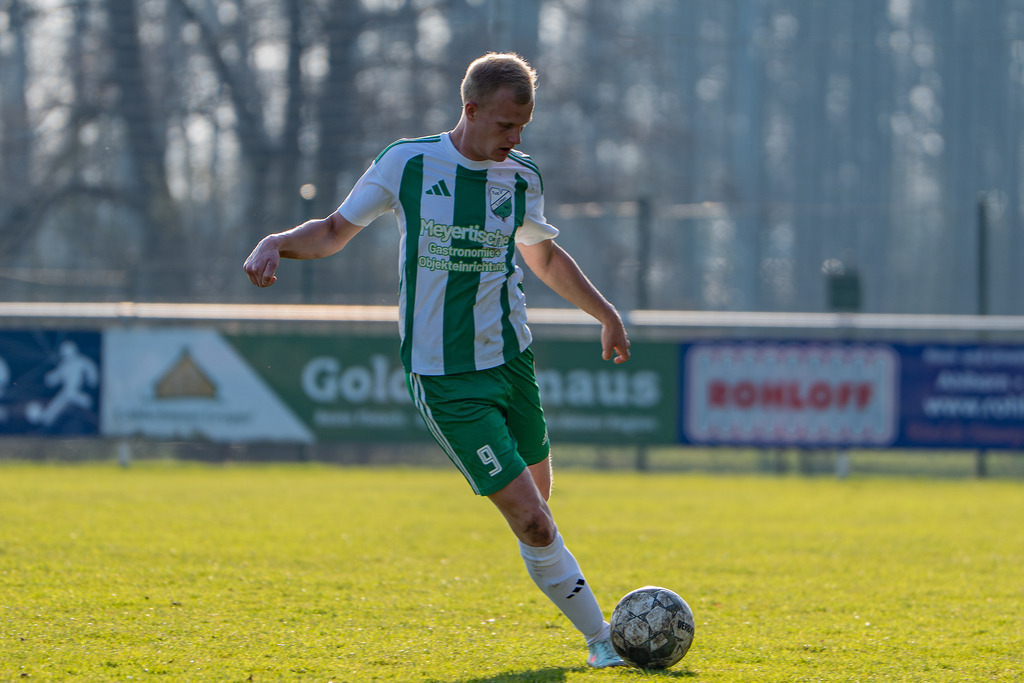 Fußball I Herren I Saison 2025-2026 I Bezirksliga Weser-Ems 4 I 24. Spieltag I TuS Lutten - TuS Frisia Goldenstedt I 13827 | jns.sportfotos - Realisiert mit Pictrs.com