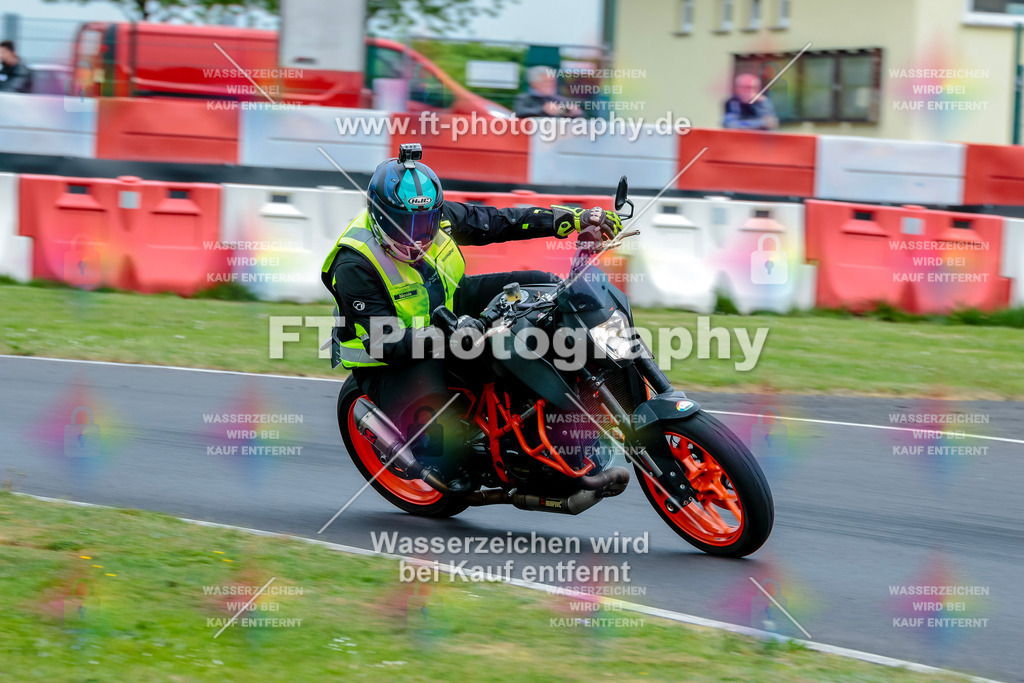 MotoTeamVBK-20569 | Hier findet Ihr Bilder von Touristenfahrten auf der Nürburgring Nordschleife oder von anderen Veranstaltungen die ich besucht habe. Viel Spass beim Durch Schauen 