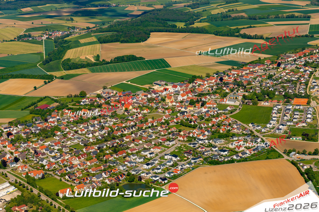 Das Luftbild zeigt :  Buchdorf - Die Luftaufnahme wurde 2024 vom UL-Flugzeug aus erstellt ( keine Drohne ) - Hochauflösende Luftaufnahme - Für grossformatige Ausdrucke geeignet. Die Geschenkidee !Mit Lizenz und Bildrechte bestellbar