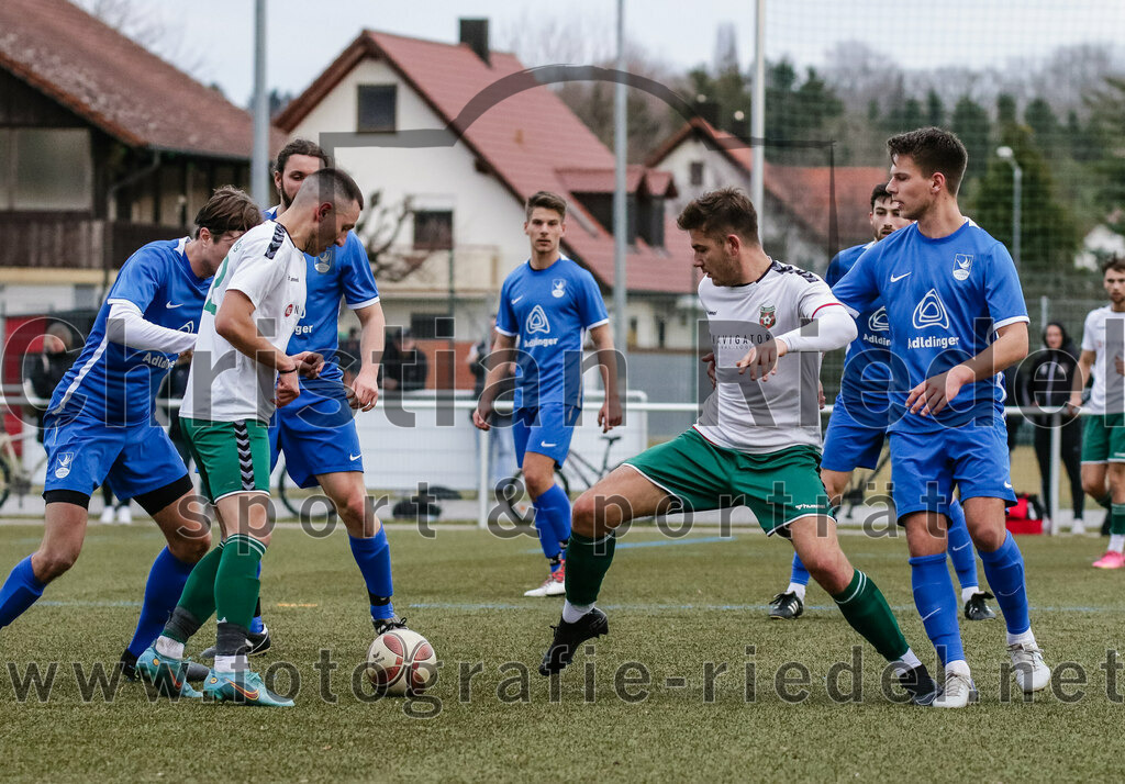 2024-02-17_041_FC_Schwaig_gegen_SV_Kranzberg | Marzling, Deutschland, 17.02.2024:
Fußball, Landesliga Südost 2023 / 2024, Testspiel, FC Schwaig gegen SV Kranzberg, Endergebnis: 4:1

Levi Peis (SV Kranzberg, #7), Konstantinos Michail (FC Schwaig, #12), Raffael Ascher (FC Schwaig, #9), Thomas Schredl (SV Kranzberg, #5)

Foto: Christian Riedel / fotografie-riedel.net
