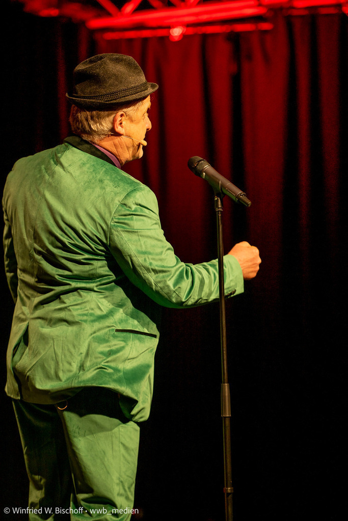 wwb-2412-0168 | <Fotografie> <Video> <Film> <Winfried Bischoff> - Realisiert mit Pictrs.com