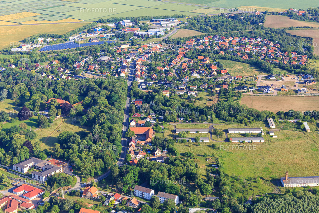 Bahnhofstr | Luftbild: Bahnhofstr im Ortsteil Langenstein in Halberstadt im Bundesland Sachsen-Anhalt in Deutschland. Foto: IMG_148216.jpg vom 14.06.2025 durch ©2025 Werner Riehm fly-foto.de/copyright - Realisiert mit Pictrs.com