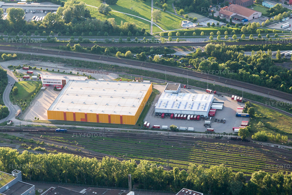 Luftbild: dm Lager im Ortsteil Oststadt in Karlsruhe im Bundesland Baden-Württemberg in Deutschland. Foto: IMG_099560.jpg vom 21.05.2017 durch Werner Riehm/FLY-FOTO.de