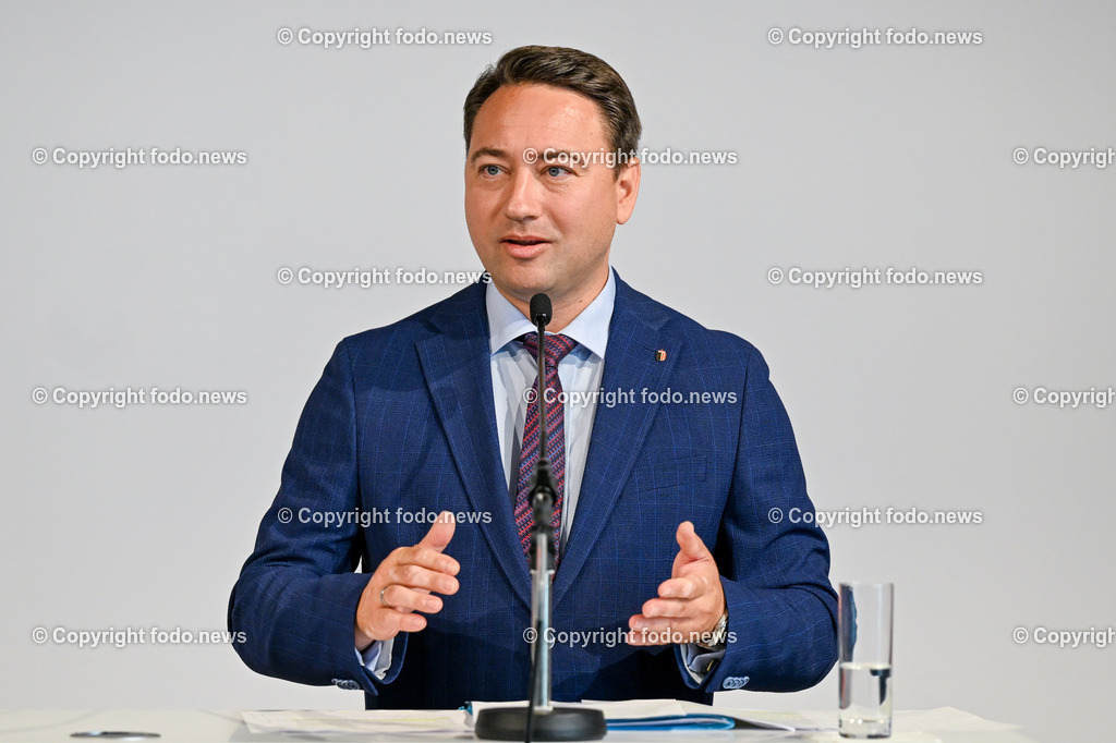Pressekonferenz LH Stelzer_ LH-Stv. Haimbuchner_ Arbeitsklausur 2023_ 12.09.2023-29 | 12.09.2020, OK Mediendeck Linz, AUT, Pressekonferenz LH Thomas Stelzer, LH-Stv. Manfred Haimbuchner, Menschen entlasten. Wirtschaft foerdern, Präsentation der Ergebnisse der Arbeitsklausur von OoeVP und FPoe Oberoesterreich, im Bild LH-Stv. Manfred Haimbuchner (FP)