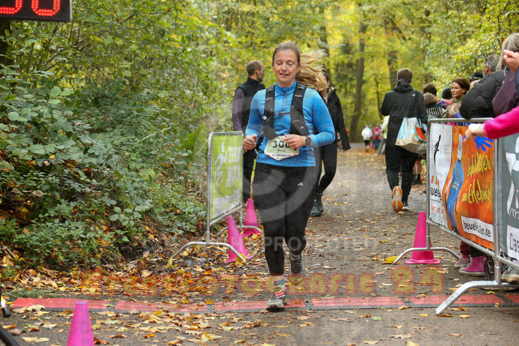 251026_1303_EX1_2347 | Sportfotografie im Rhein-Sieg Kreis, Köln, Bonn, NRW, Rheinland Pfalz, Hessen, etc. Unser Tätigkeitsfeld umfasst den Laufsport vom Volkslauf über den Marathon, Duathlon, Triathon bis zum Ultralauf wie Kölnpfad Ultra oder Schindertrail.