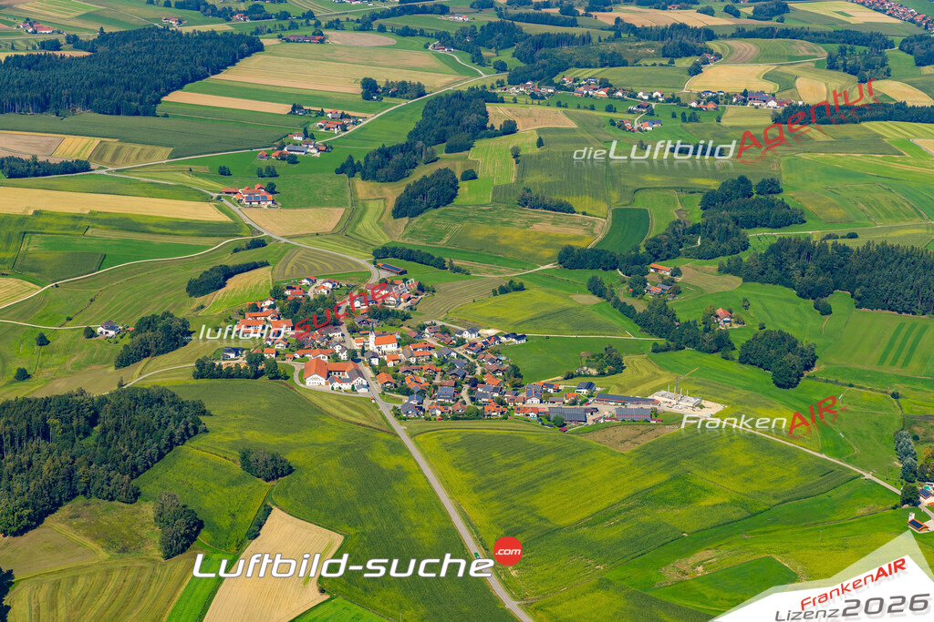 Das Luftbild zeigt : Arbing Reischach - Die Luftaufnahme wurde 2024 vom UL-Flugzeug aus erstellt ( keine Drohne ) - Hochauflösende Luftaufnahme - Für grossformatige Ausdrucke geeignet. Die Geschenkidee !Mit Lizenz und Bildrechte bestellbar