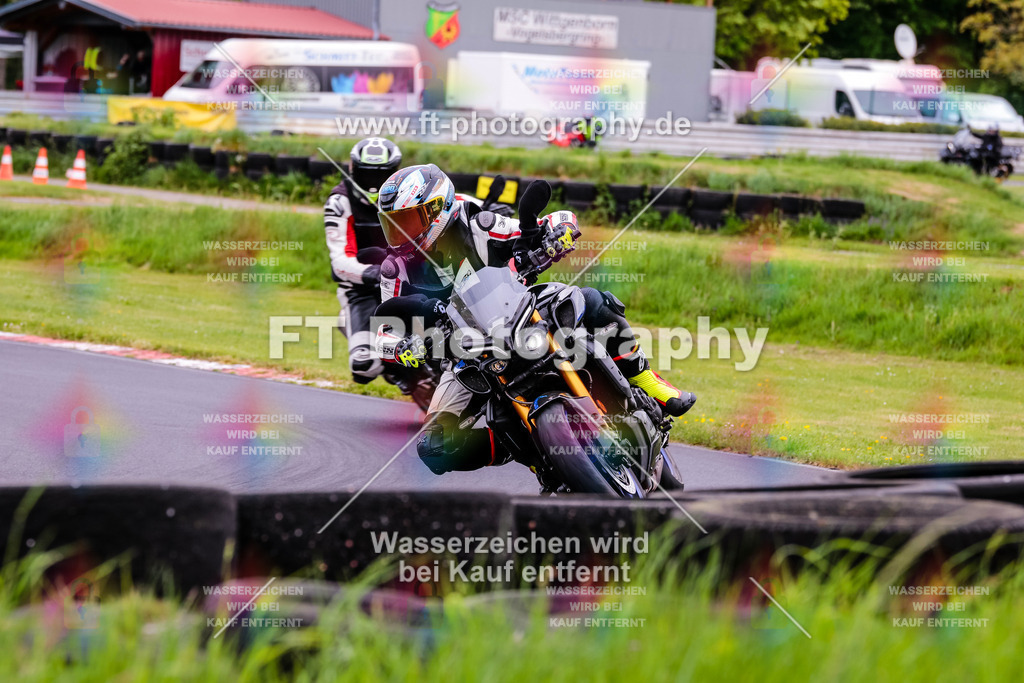 MotoTeamVBK-20376 | Hier findet Ihr Bilder von Touristenfahrten auf der Nürburgring Nordschleife oder von anderen Veranstaltungen die ich besucht habe. Viel Spass beim Durch Schauen 