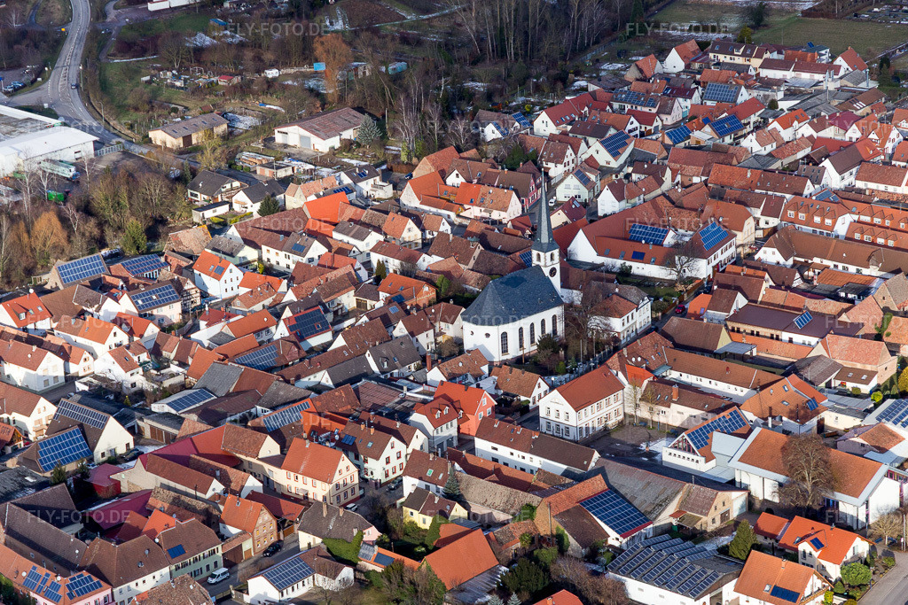 Luftbild: Kirchengebäude (Pfalz) im Ortsteil Niederhochstadt in Hochstadt im Bundesland Rheinland-Pfalz in Deutschland. Foto: IMG_096255.jpg vom 15.01.2017 durch Werner Riehm/FLY-FOTO.de