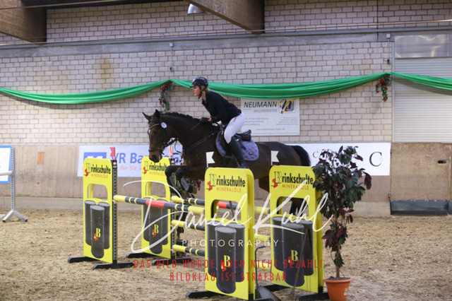 IMG_0925 | Turnierfotos kaufen im Webshop von Daniel Kuhl Photography – entdecke professionelle Reitsportfotos aus Turnieren & Events. Hochwertige Turnierbilder online bestellen & sichern. Jetzt Fotos von Reitsportturnieren kaufen!
